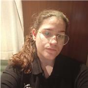 Profesora de inglés con plan de estudio caracterizado para cada alumno